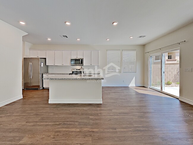 Building Photo - 10474 Marias St