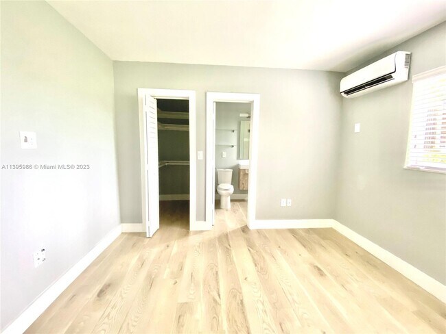Foto del edificio - 6310 SW 79th St