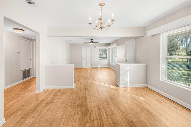 Foto del edificio - 1607 S Lakeview Ave