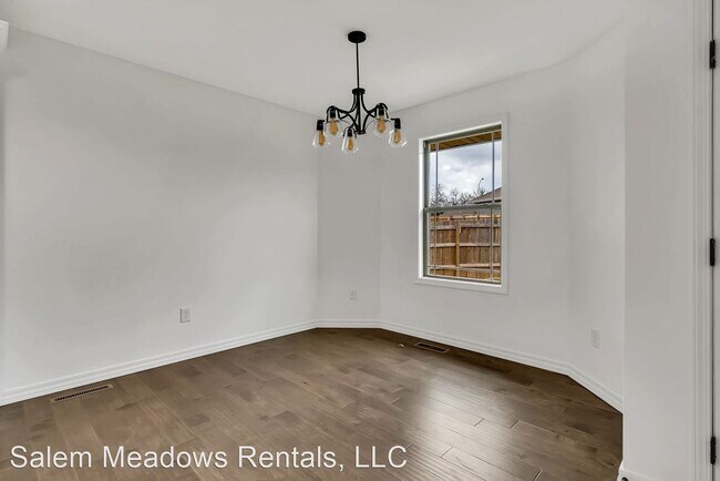 Building Photo - 3 br, 2 bath House - 4378 W Riley St