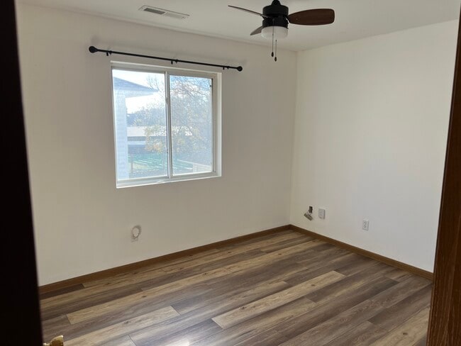 Dormitorio 1 - 457 N Front St