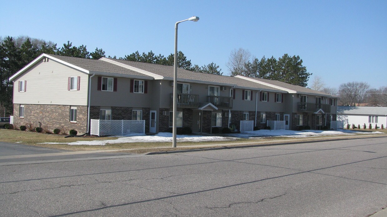 564 E Slifer St, Portage, WI 53901 Apartments Portage, WI