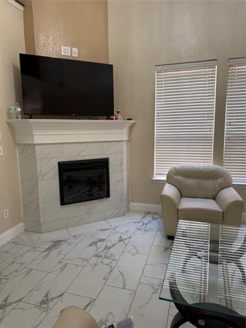 Foto del edificio - 556 Silver Maple Dr