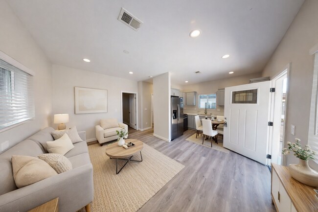 Foto del edificio - 4BD/2BA on Tipton!