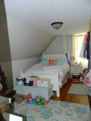 2nd floor bedroom - 16 Charles St