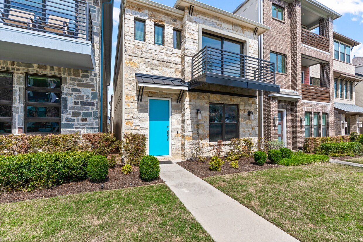 8260 Laflin Ln, Dallas, TX 75231 House Rental in Dallas, TX