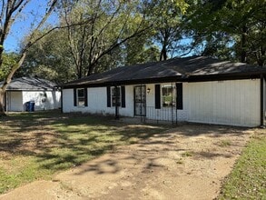 Building Photo - 2935 Briarwood Dr Building Photo - 2935 Briarwood Dr