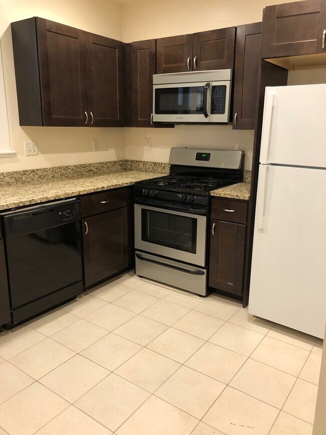 Building Photo - Nice 3 bed in Porter Square