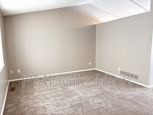 Building Photo - 2245 Cherry St