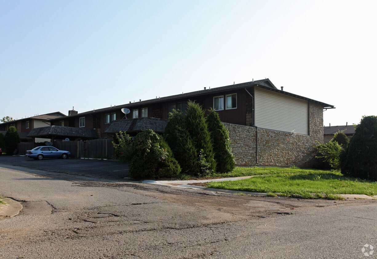 Building Photo - 1218-1224 N 77th Ter