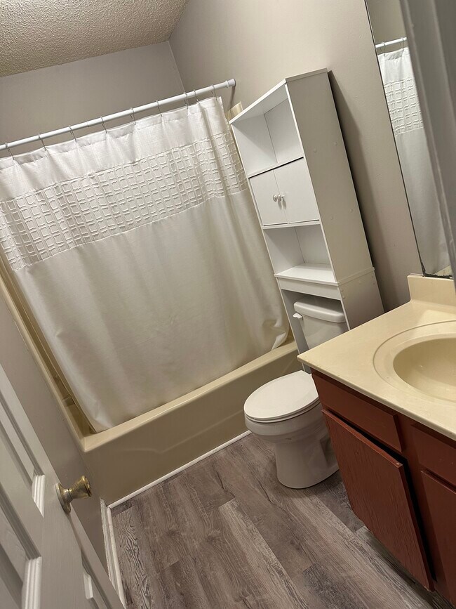 Foto del edificio - 250 Ivie Ln