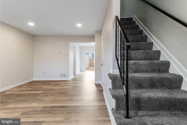 Foto del edificio - 494 Arwell Ct
