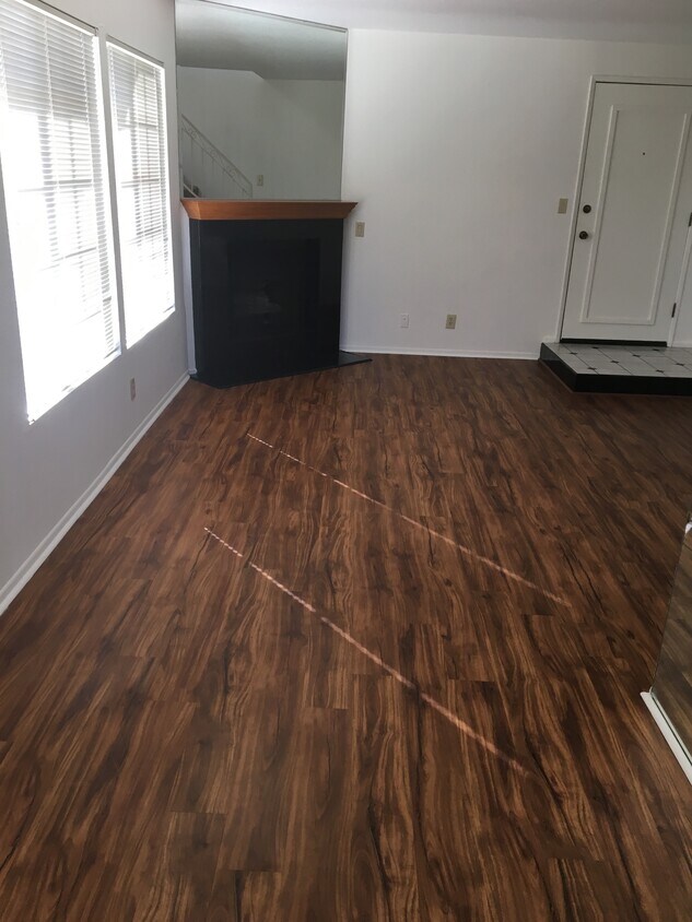 Living room - 5104 Kester Ave