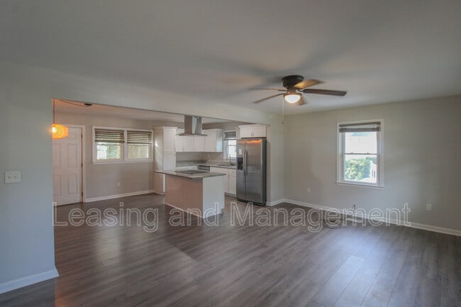 Photo - 1087 Bexley St House