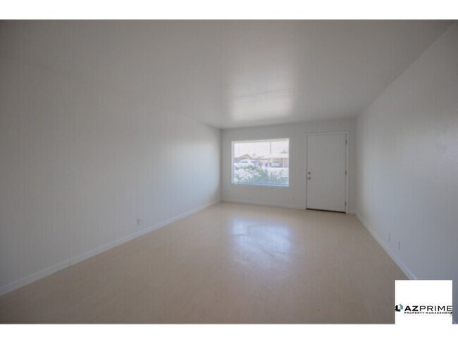 Foto del edificio - Stylish 2/2 Mesa Duplex Unit!