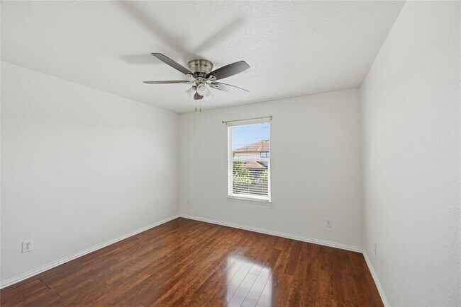 Foto del edificio - 7827 Raven Creek Ln