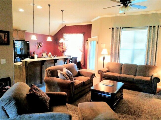 Foto del edificio - Beautiful Home Near Tinker & Boeing