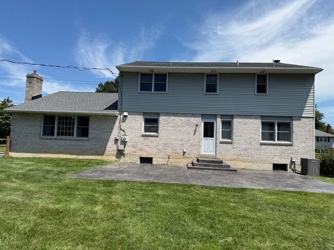 Building Photo - North Wilmington - 4 bedroom, 2.5 bath home in Chalfonte