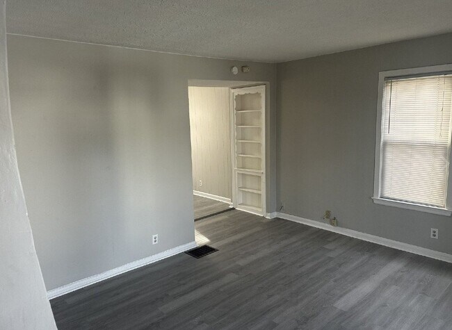 Building Photo - 1509 W 28th St