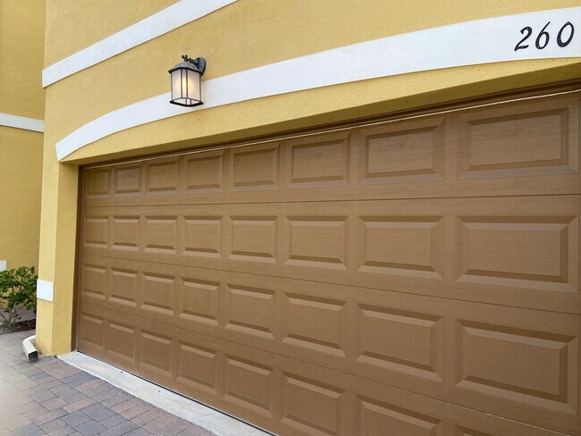 Photo - 3BD/2.5BA Townhome in Econ Trails Near Val...