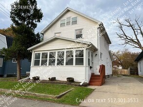 Building Photo - 1125 Bement St