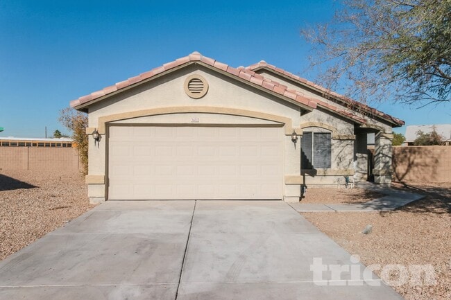 Building Photo - 1602 S 65th Glen