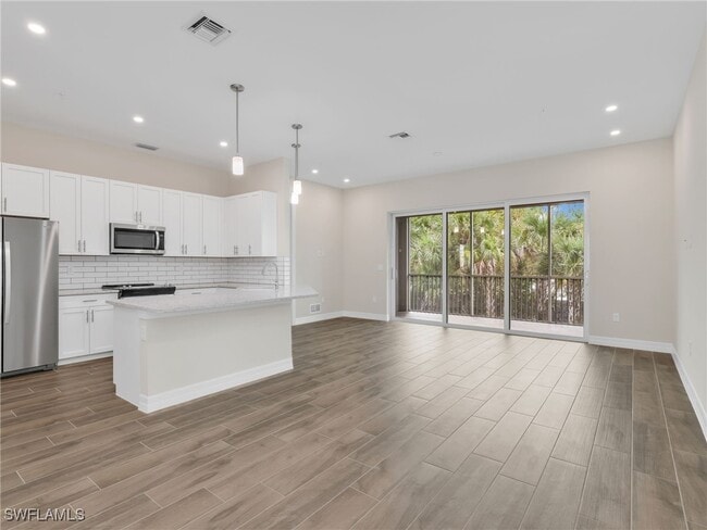 Foto del edificio - 268 Indies Dr E