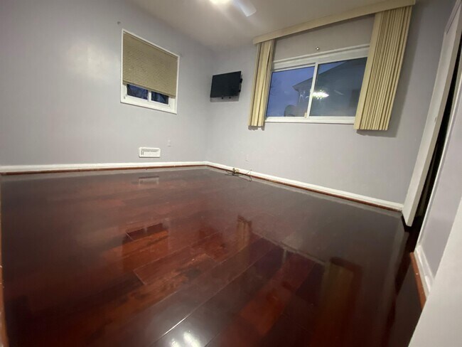 Building Photo - 3728 Coronado Rd