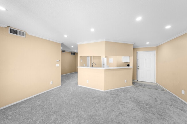 Sala de estar - 10655 Lemon Ave