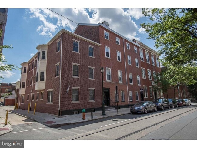 Photo - 305 S 11th St Townhome