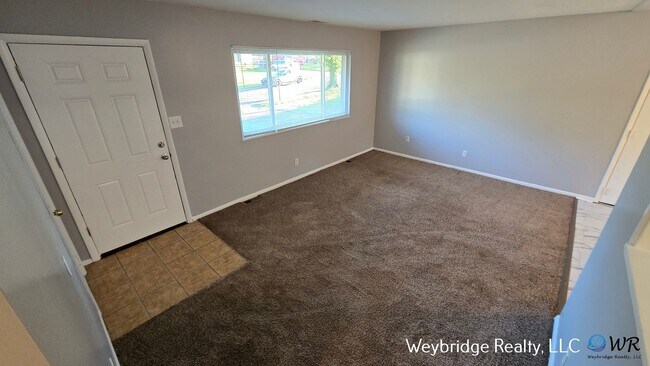 Foto del edificio - Beautiful 3 Bedroom 2 Full Bath Home Locat...