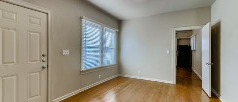 Foto del edificio - 2040 W Mistletoe Ave