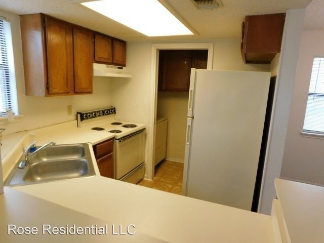Building Photo - 6303 Cambridge Dr