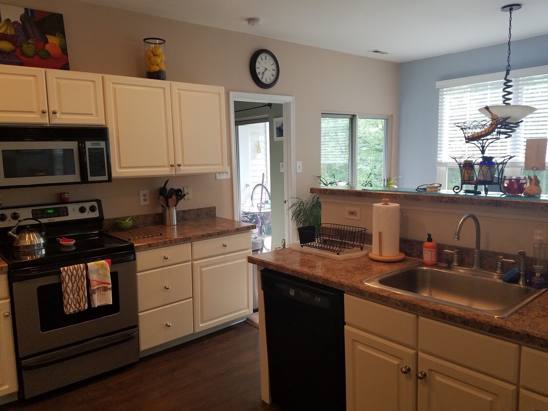 11206 Cornerstone Dr, Morrisville, PA 19067 Condo for Rent in