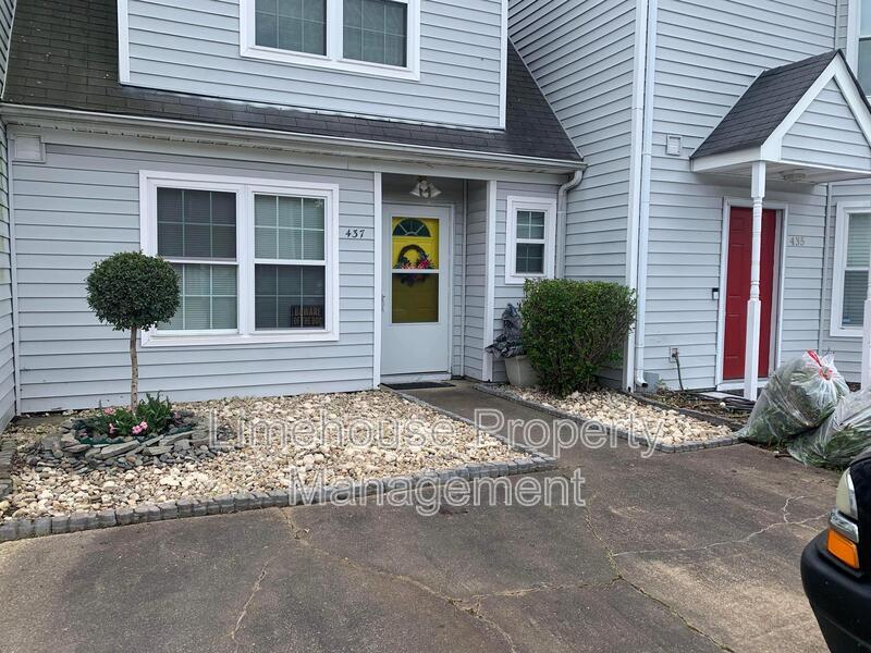 Primary Photo - 437 Greenview Dr