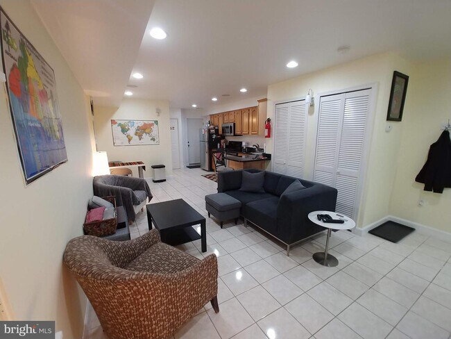 Foto del edificio - 3618 Rock Creek Church Rd NW