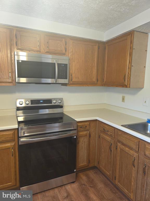 Foto del edificio - 9638 Glendower Ct