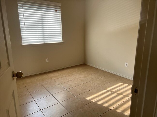 Building Photo - 2817 Single Trace Ct