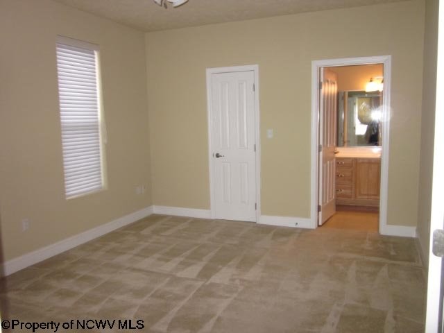 Building Photo - 2721 Suncrest Vlg