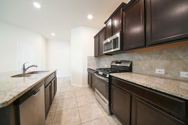 Foto del edificio - 14002 Madrigal Ln