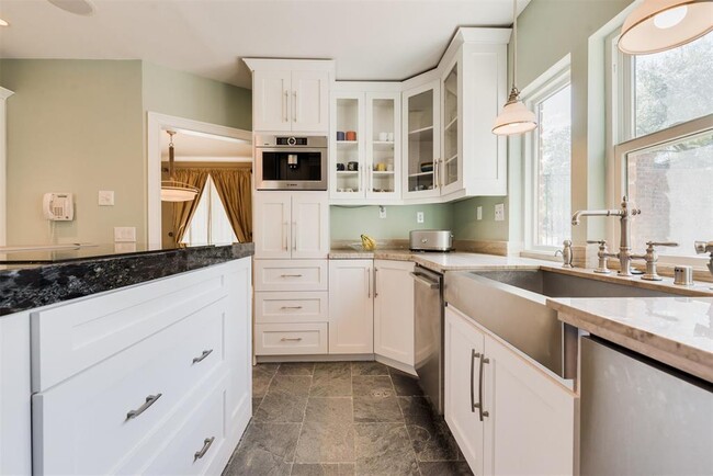 Building Photo - 1214 Almond Grove Dr