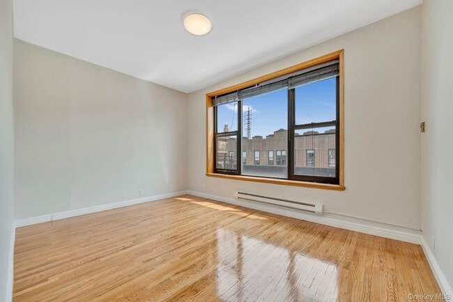 Building Photo - 46 N Village Ave