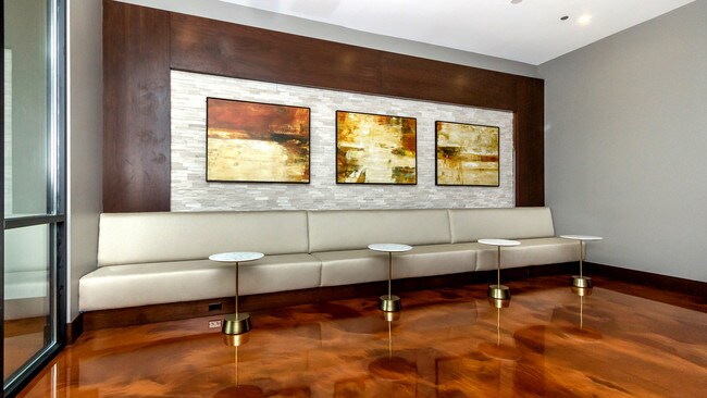 Foto del edificio - 1650 W Adams St