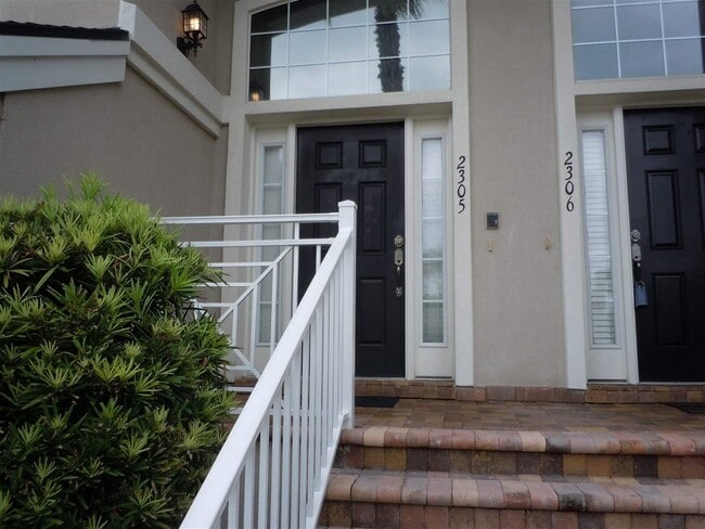 Building Photo - 2305 Makarios Dr