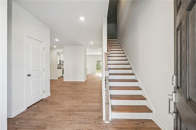 Foto del edificio - 458 Summerwood Ln