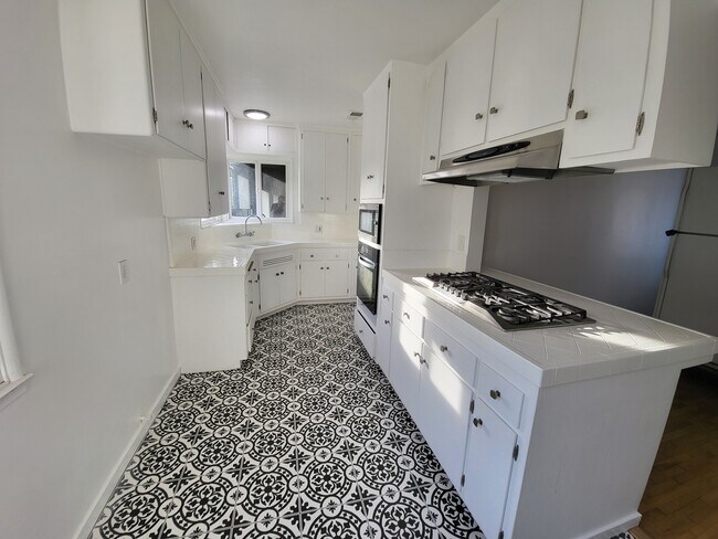Foto del edificio - 16927 Casimir Ave