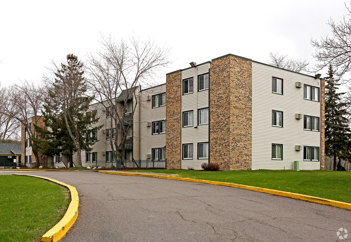 840 Stillwater Rd - Lincoln Place Apartments