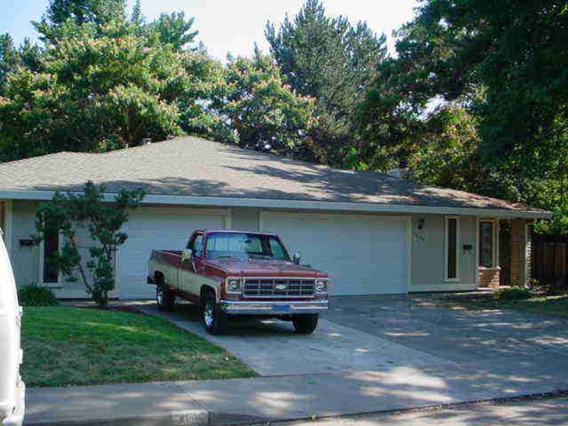 Primary Photo - 8604 La Riviera Dr