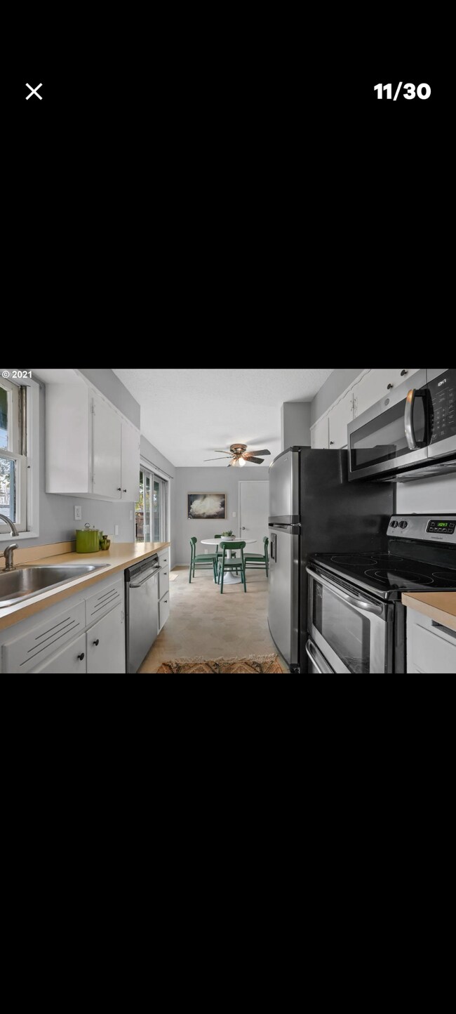 Foto del edificio - 12717 SE Gladstone St