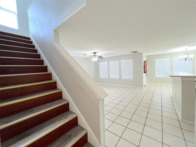 Foto del edificio - 9606 Eaglewood Glen Tr
